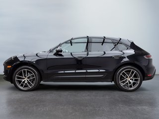 Porsche Macan  2023 à Laval, Québec - 2 - w320h240px