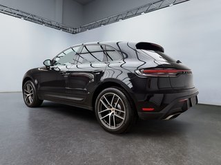 Porsche Macan  2023 à Laval, Québec - 3 - w320h240px