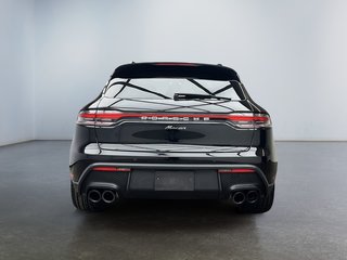 2023 Porsche Macan in Laval, Quebec - 4 - w320h240px