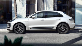 Porsche Macan Premium Package Plus 2024 à Laval, Québec - 2 - w320h240px