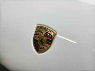 2024 Porsche Macan Premium Package Plus in Laval, Quebec - 6 - w320h240px