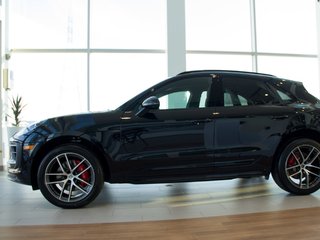 Porsche Macan S AWD 2024 à Laval, Québec - 2 - w320h240px