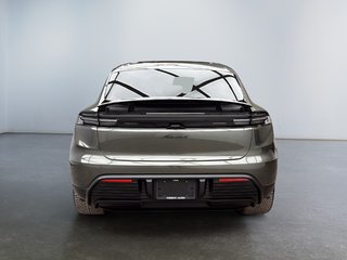 Porsche Macan Electric 4 Premium Package 2024 à Laval, Québec - 4 - w320h240px
