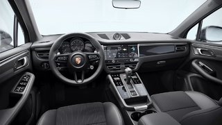 2024 Porsche Macan in Laval, Quebec - 2 - w320h240px