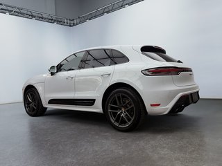 2025 Porsche Macan in Laval, Quebec - 3 - w320h240px