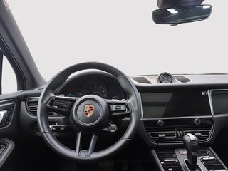 2025 Porsche Macan in Laval, Quebec - 4 - w320h240px