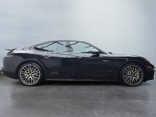 Porsche Panamera 4 E-Hybrid Premium Package 2023 à Laval, Québec - 5 - w320h240px