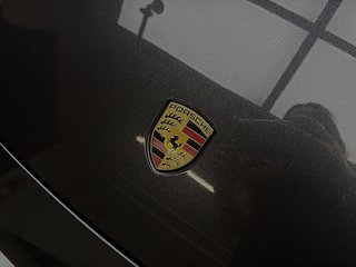 Porsche Taycan 4S Sedan 2020 à Laval, Québec - 6 - w320h240px