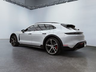 2022 Porsche Taycan 4S in Laval, Quebec - 3 - w320h240px