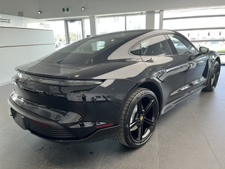 2023  Taycan Turbo SportDesign Package in Laval, Quebec - 6 - w320h240px