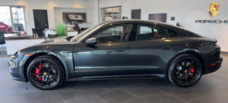 2023  Taycan GTS AWD in Laval, Quebec - 2 - w320h240px