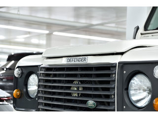 1985 Land Rover Defender 110 / TDI Engine in Laval, Quebec - 2 - w320h240px