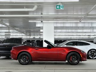 2024 Mazda MX-5 GS-P avec ensemble Sport en option / Manuelle 6 in Laval, Quebec - 2 - w320h240px