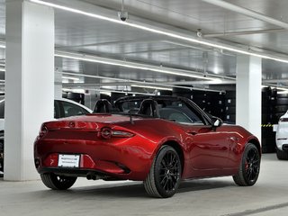 2024 Mazda MX-5 GS-P avec ensemble Sport en option / Manuelle 6 in Laval, Quebec - 3 - w320h240px