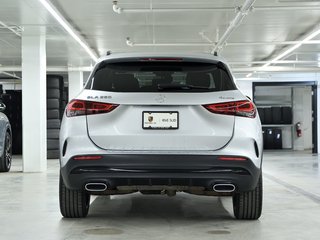 Mercedes-Benz GLA 250 2023 à Laval, Québec - 4 - w320h240px