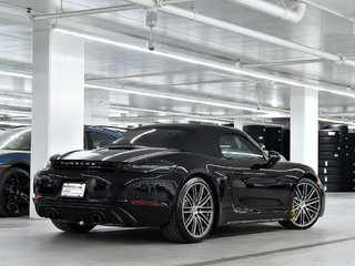 2022 Porsche 718 Boxster GTS 4.0 / Transmission Manuelle / BOSE in Laval, Quebec - 4 - w320h240px