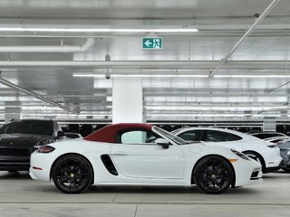 Porsche 718 Boxster Roadster / Premium Package / BOSE 2025 à Laval, Québec - 3 - w320h240px