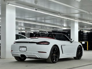 Porsche 718 Boxster Roadster / Premium Package / BOSE 2025 à Laval, Québec - 4 - w320h240px
