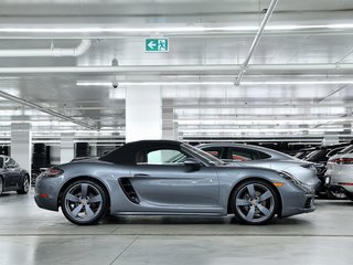 2025 Porsche 718 Boxster in Laval, Quebec - 2 - w320h240px