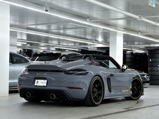 Porsche 718 Spyder RS 2024 à Laval, Québec - 3 - w320h240px