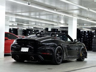 Porsche 718 Spyder Weissach Package / PCCBs / BOSE / 18 ways seats 2025 à Laval, Québec - 3 - w320h240px