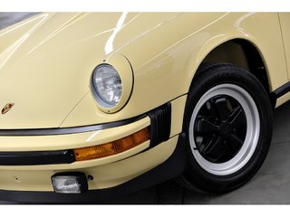 1981 Porsche 911 2dr Coupe / SC / 100% Restaured in Laval, Quebec - 6 - w320h240px