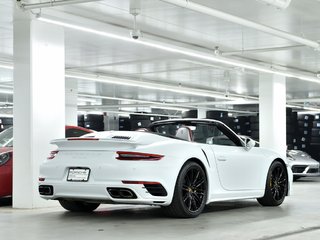 Porsche 911 2dr Cabriolet Turbo / PCCBs / Burmester High End 2017 à Laval, Québec - 3 - w320h240px