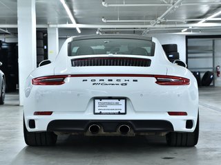 2017 Porsche 911 Carrera 4S in Laval, Quebec - 4 - w320h240px