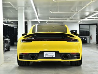 2022 Porsche 911 Carrera S in Laval, Quebec - 4 - w320h240px