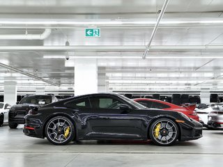 Porsche 911 Turbo S / Sport Exhaust / PCCBs / PASM / BOSE 2023 à Laval, Québec - 2 - w320h240px