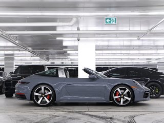 2023 Porsche 911 Targa 4S / Premium + Sport Package / BOSE in Laval, Quebec - 2 - w320h240px