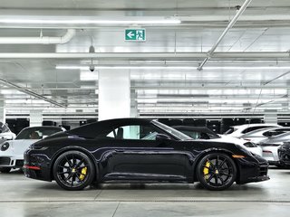 2023 Porsche 911 Carrera 4S Cabriolet in Laval, Quebec - 2 - w320h240px