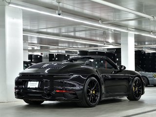 2023 Porsche 911 Carrera 4S Cabriolet in Laval, Quebec - 3 - w320h240px