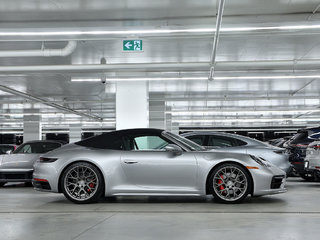 2024 Porsche 911 Cabriolet / Premium / Sport Package / BOSE in Laval, Quebec - 3 - w320h240px
