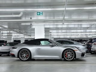 Porsche 911 Cabriolet / Premium / Sport Package / BOSE 2024 à Laval, Québec - 3 - w320h240px