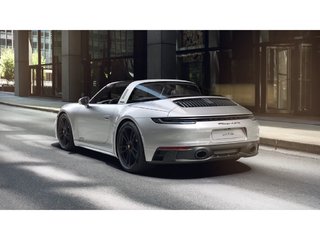 2024 Porsche 911 Targa 4 GTS / Transmission Manuelle / BOSE in Laval, Quebec - 3 - w320h240px