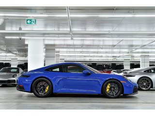 Porsche 911 Carrera 4 GTS Coupe / PCCBs / Front Axle / BOSE 2025 à Laval, Québec - 2 - w320h240px