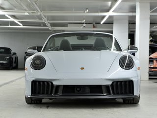 2025 Porsche 911 Carrera 4 GTS Cabriolet / Premium Package / BOSE in Laval, Quebec - 5 - w320h240px