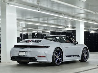 2025 Porsche 911 Carrera T Cabriolet in Laval, Quebec - 3 - w320h240px