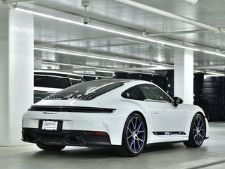 2025 Porsche 911 Carrera 4S in Laval, Quebec - 3 - w320h240px