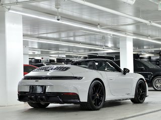Porsche 911 GTS Cabriolet / Premium / Sport Chrono / BOSE 2026 à Laval, Québec - 3 - w320h240px