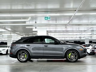 2020 Porsche Cayenne E-Hybrid Coupe AWD / Premium Pack / Air Suspension in Laval, Quebec - 2 - w320h240px