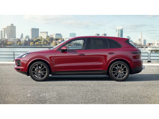 Porsche Cayenne AWD / Premium Package /Air Suspension / Hitch 2022 à Laval, Québec - 2 - w320h240px