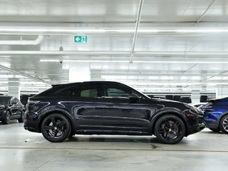 Porsche Cayenne Turbo S E-Hybrid Coupe AWD 2022 à Laval, Québec - 2 - w320h240px