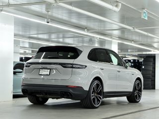 Porsche Cayenne Platinum Edition E-Hybrid AWD / Premium Plus 2023 à Laval, Québec - 3 - w320h240px