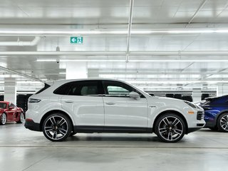 Porsche Cayenne Platinum Edition E-Hybrid AWD / Premium Plus 2023 à Laval, Québec - 2 - w320h240px