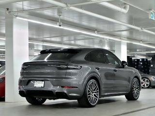2023 Porsche Cayenne GTS Coupe AWD / Adaptive Cruise / BOSE in Laval, Quebec - 3 - w320h240px