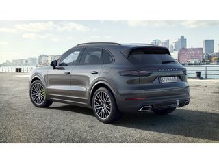 Porsche Cayenne E-Hybrid AWD / Premium Package / BOSE 2023 à Laval, Québec - 3 - w320h240px