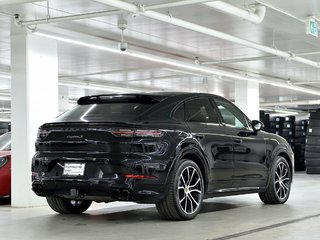2023 Porsche Cayenne S Platinum Coupe / Premium + Performance Package in Laval, Quebec - 3 - w320h240px