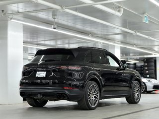 Porsche Cayenne Platinum Edition / Premium Plus / Sport Exhaust 2023 à Laval, Québec - 3 - w320h240px